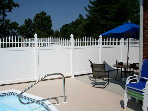 VINYL FENCING KNOXVILLE TENNESSEE