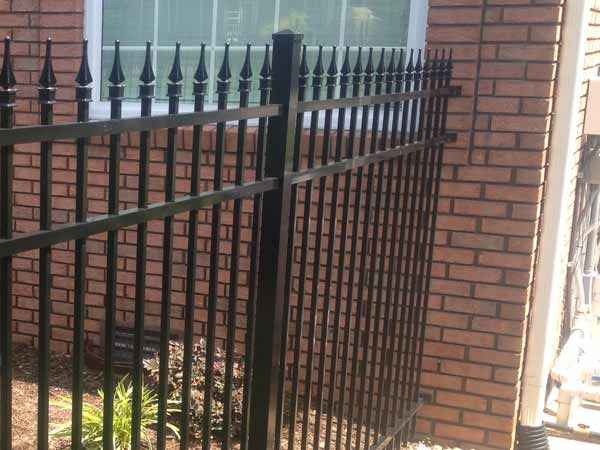 Traditional English Aluminum Fence