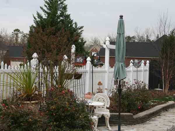 WINDSOR COPPERSTONE CHATTANOOGA WINDSOR VINYL PICKET FENCE