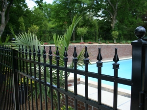 TRADITIONAL ENGLISH IMPERIAL ALUMINUM FENCING
