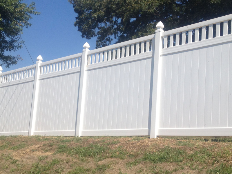 White Vinyl Fencing from Bryant Fence - Bryant Fence